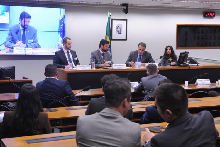 Comissão da Câmara aprova proposta que permite instrutor credenciado em exame da CNH