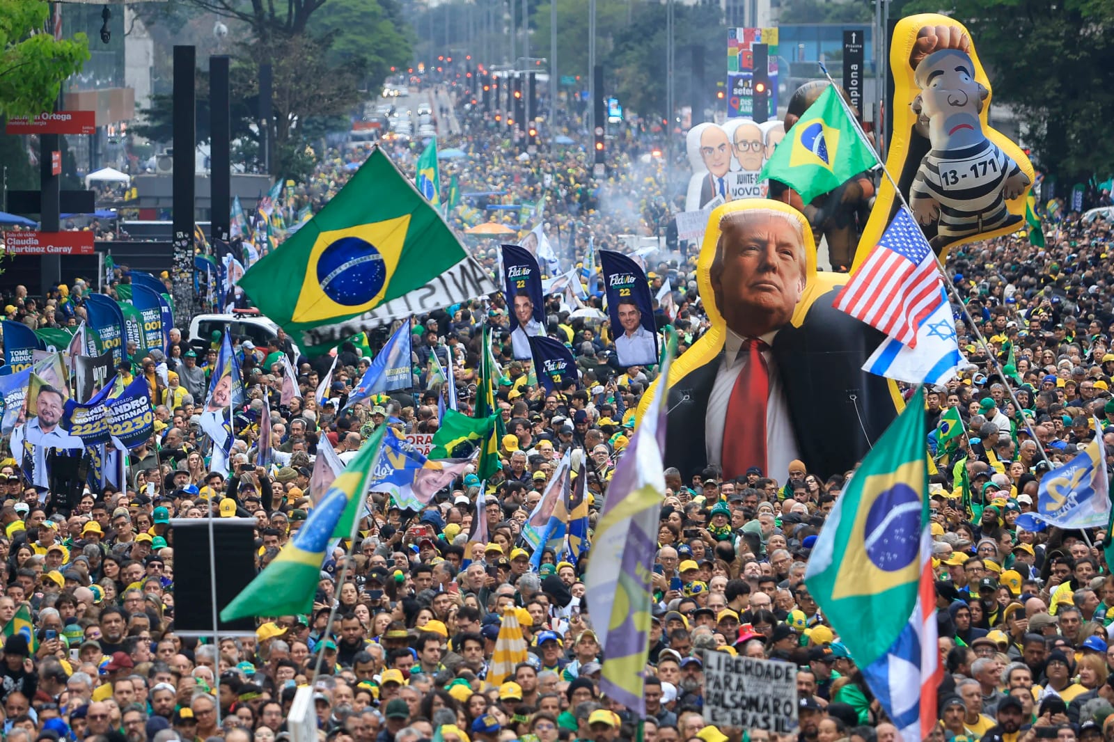 Eleições brasileiras ocorrem sob alegada interferência dos Estados Unidos