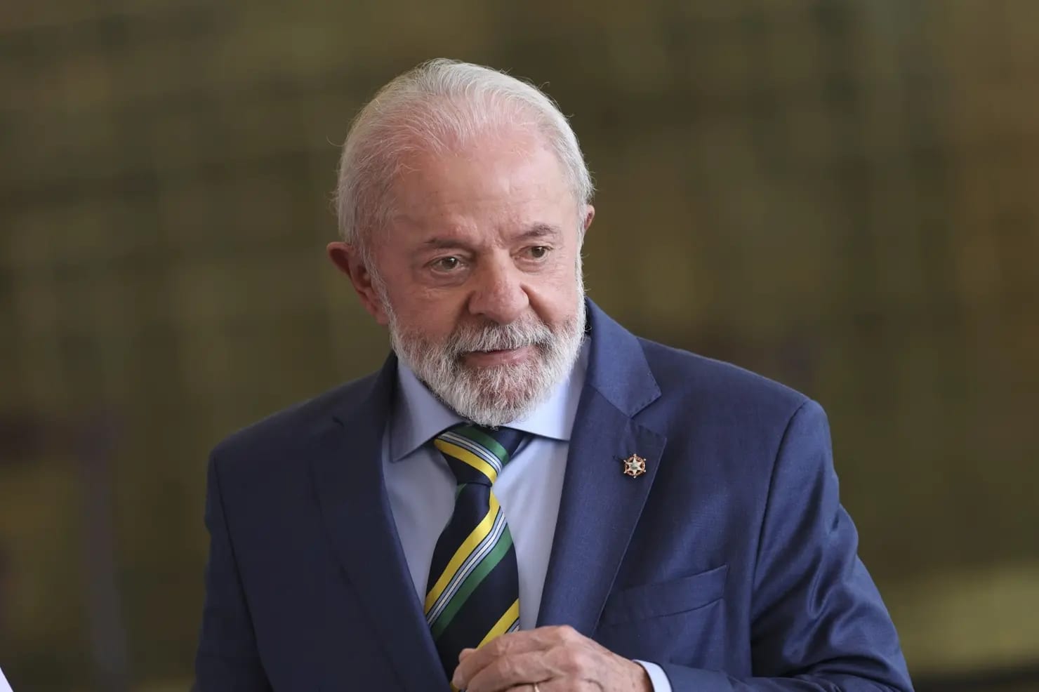 TSE manda retirar vídeos de Lula com pedidos de voto