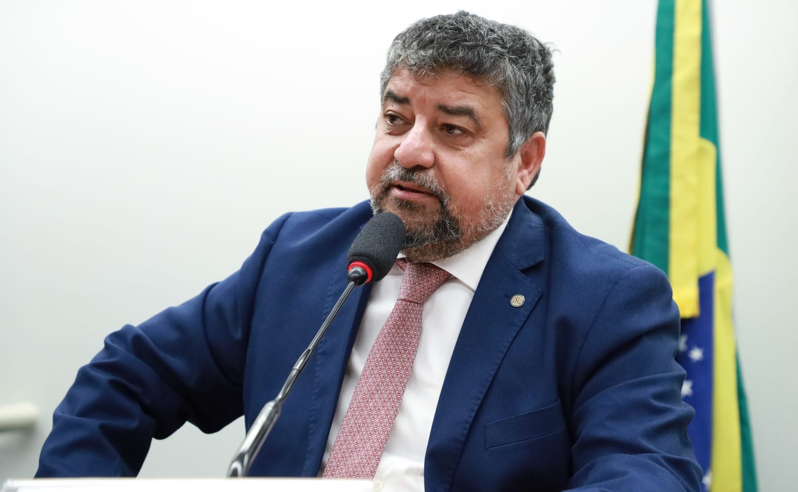 Vice do PT diz que Lula “não ganha 1 voto” com ato de artistas no Rio