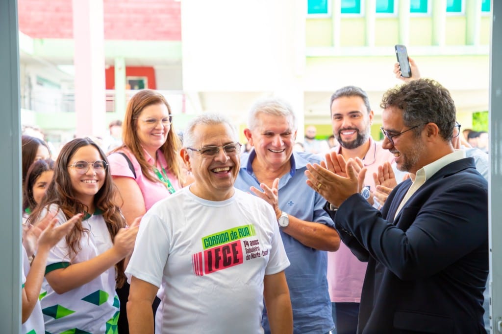De aluno a reitor: a trajetória de quem voltou à escola para ensinar