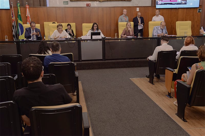 Comissão de Saúde aprova 20 PLs e PLO sobre aleitamento, remédios e fibromialgia
