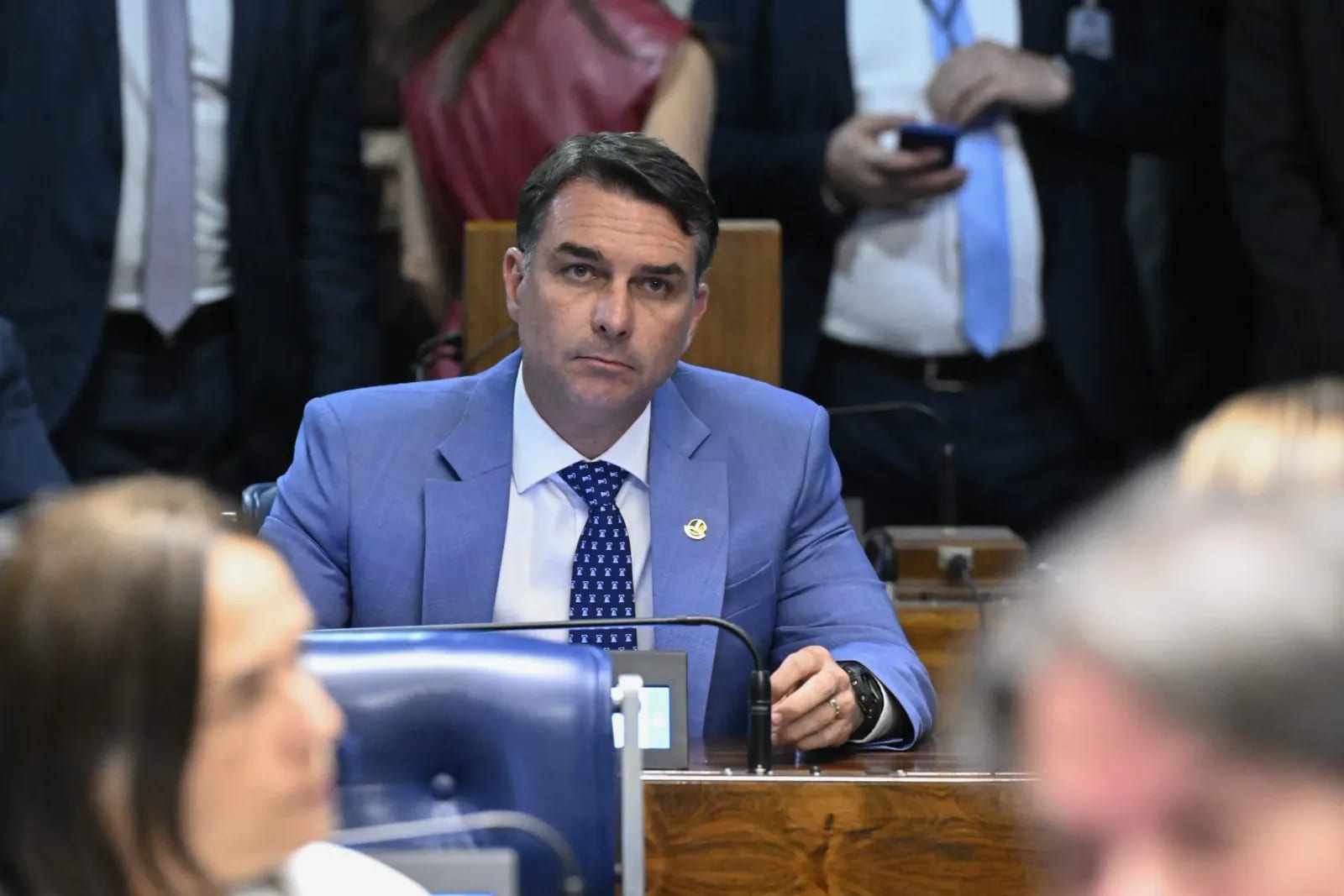 Flávio Bolsonaro não reconhece resultado e pede anulação da eleição