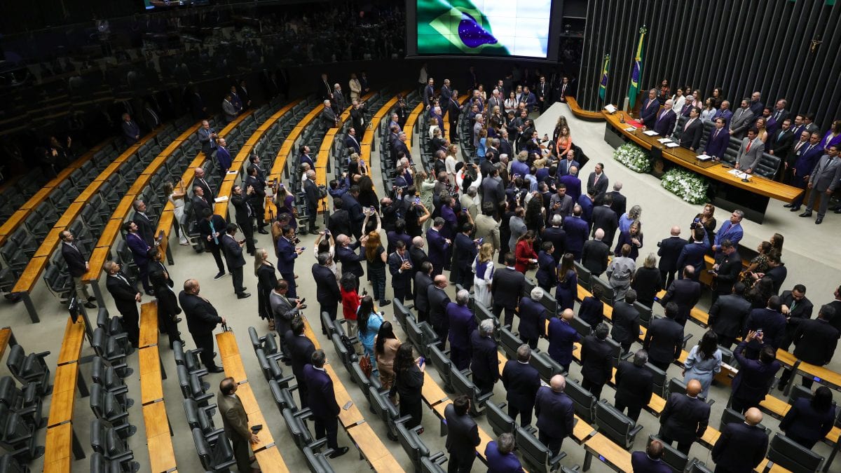 Congresso instala comissão que decide sobre a 'taxa das blusinhas' e outras 5 MPs