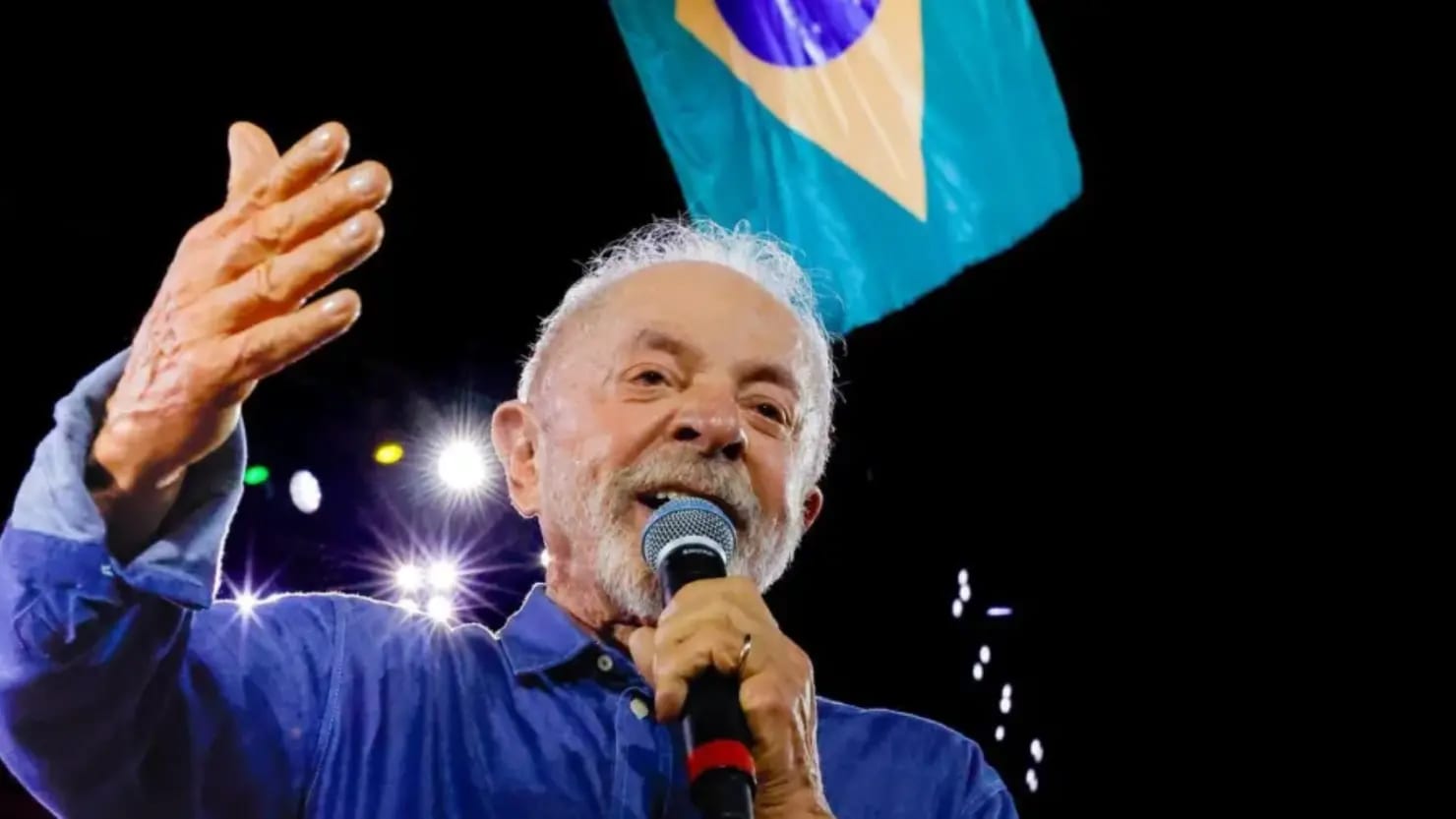 Lula vira o jogo no segundo turno e é reeleito presidente do Brasil