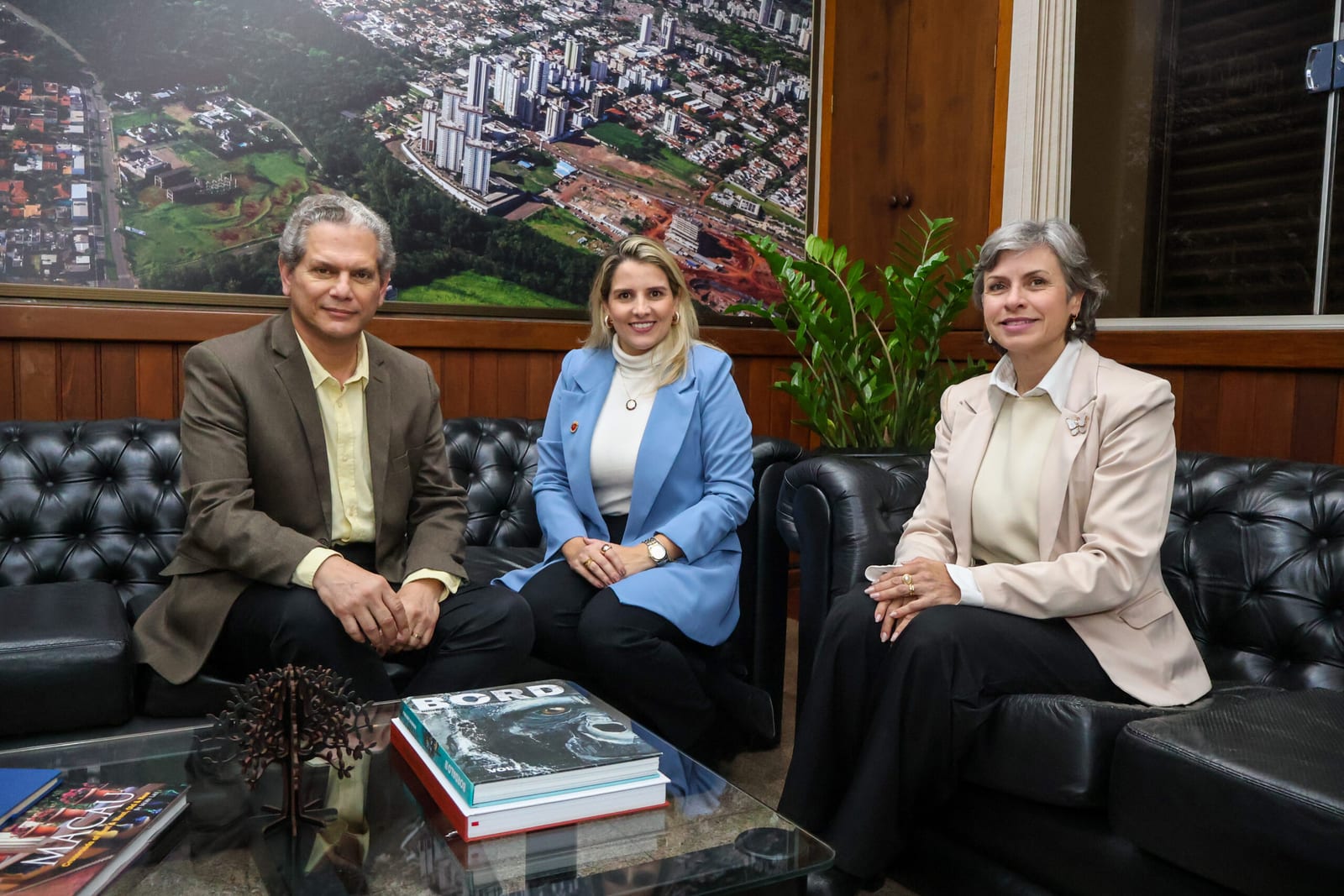 Majô Capdeboscq assume Prefeitura de Maringá durante férias de Sandra Jacovós