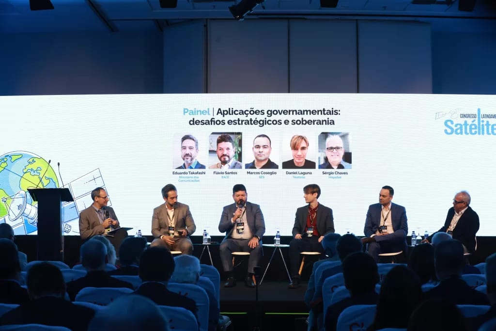 EACE já conecta 6,1 mil escolas por satélite; mais de 30 mil no programa