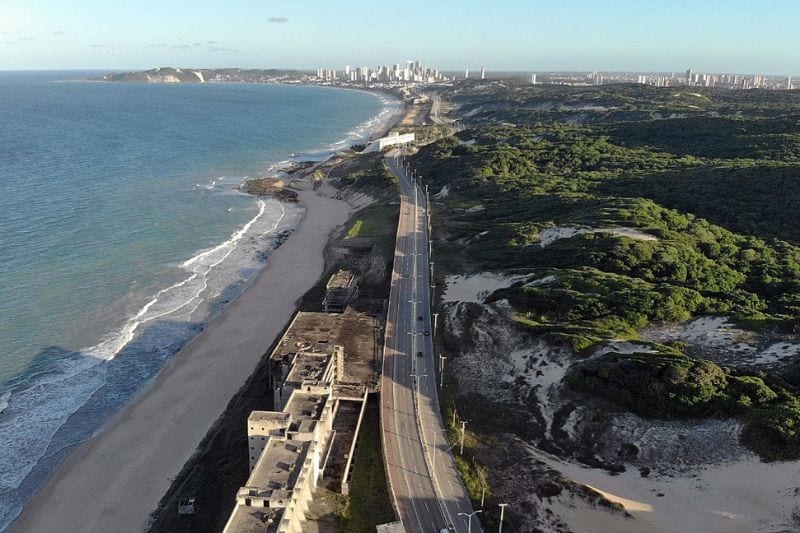 MPF recorre ao TRF5 para suspender licenças na Via Costeira, em Natal (RN)