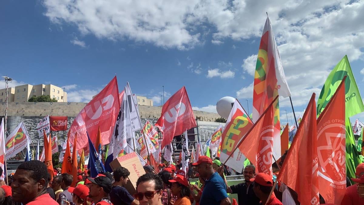 Campanha de Lula envia orientações às centrais a menos de 30 dias do 1º turno