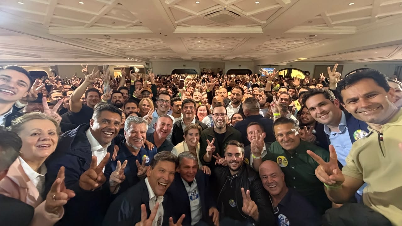 Moro anuncia carreata contra Lula em Curitiba e atos de apoio a Flávio Bolsonaro nas três capitais do Sul