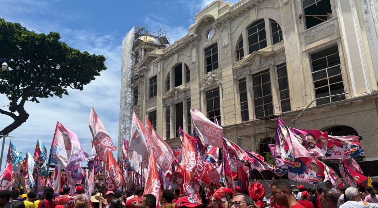 Túlio Gadelha esteve na mobilização de Lula no Recife e negou hostilidade