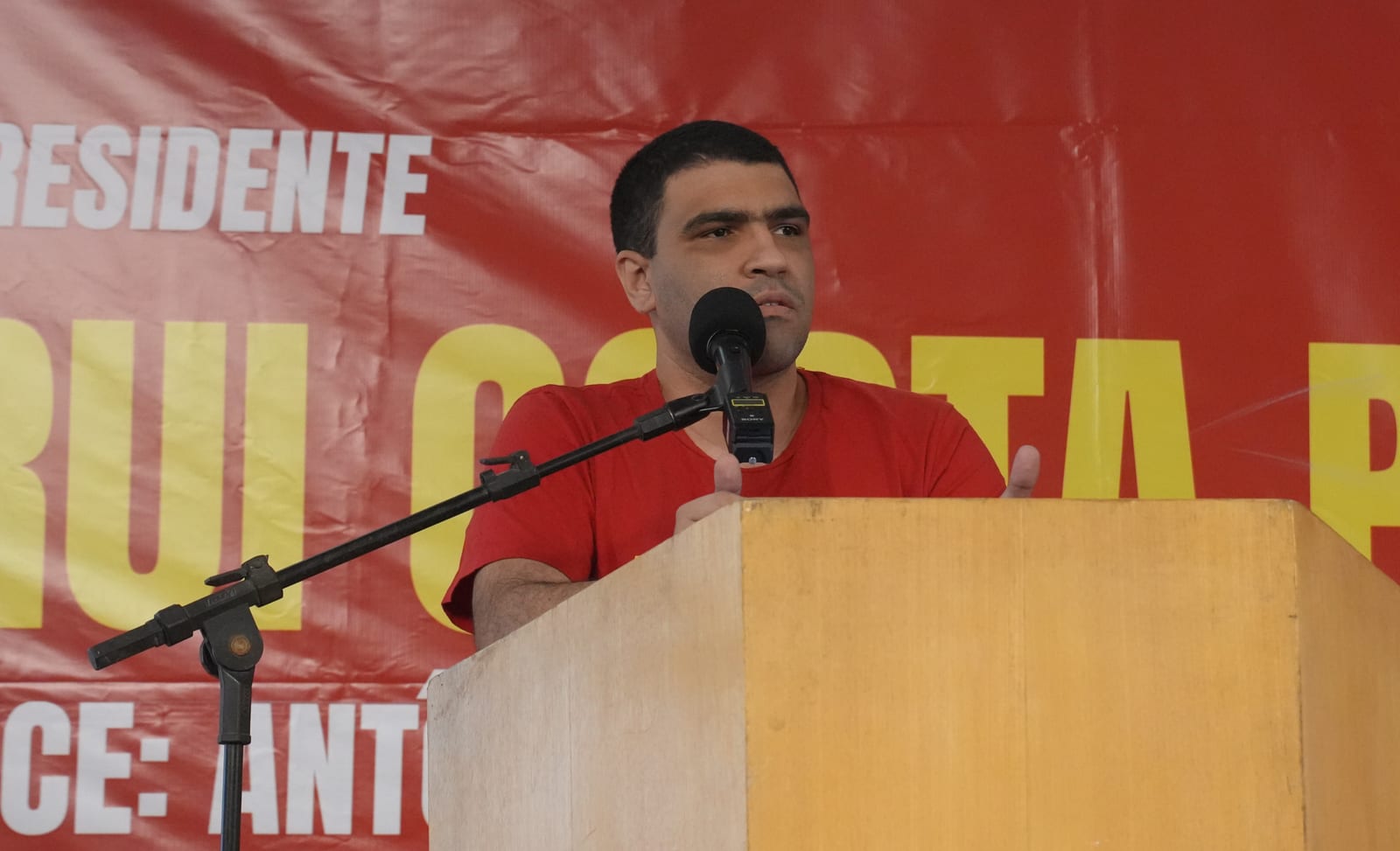 PCO lança Victor Assis candidato ao governo de Pernambuco