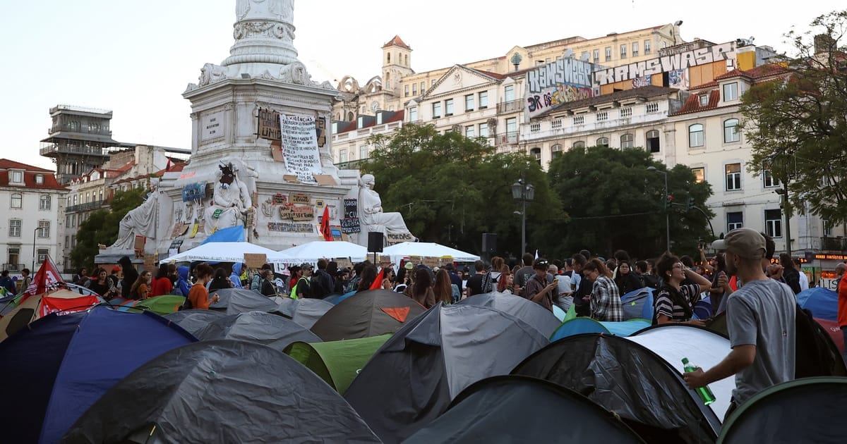 Milhares voltam a protestar por moradia em Lisboa e Porto após desocupações