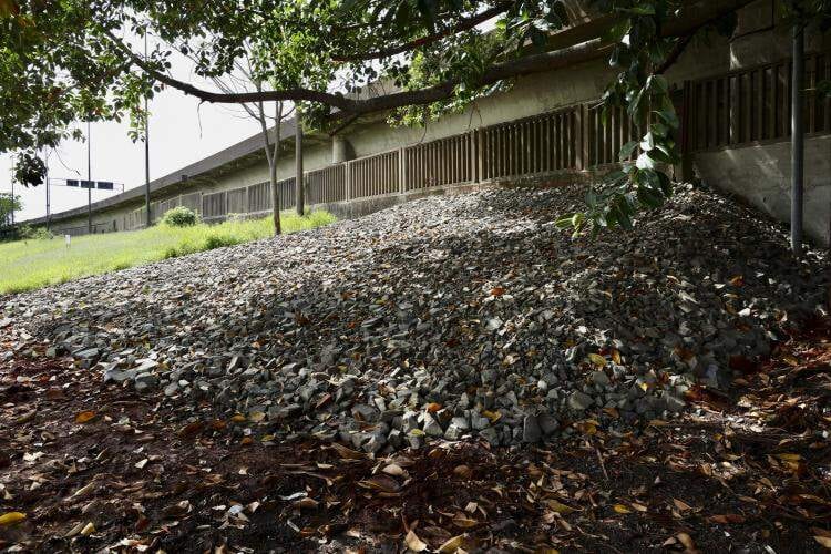 Departamento Municipal de Água e Esgotos atua no reforço estrutural de trecho do Muro da Mauá, em Porto Alegre