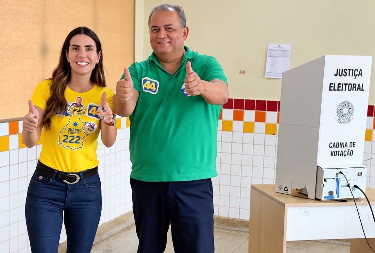 Eduardo Gomes votou em Palmas e agradeceu apoio de aliados