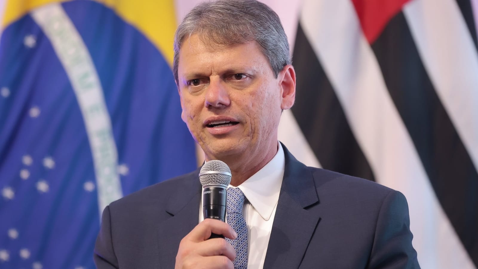 Tarcísio diz ser 'pragmático' e ter 'linha aderente' ao bolsonarismo