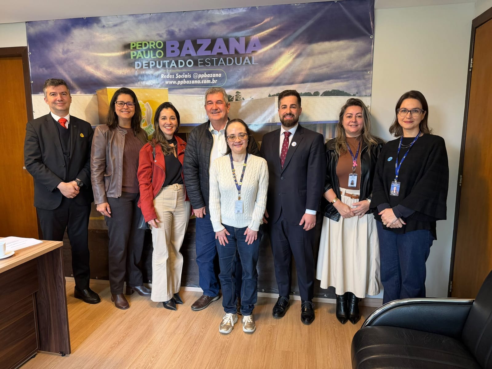 Deputado Bazana recebe demanda do Judiciário sobre funcionamento de casas de apoio em Curitiba