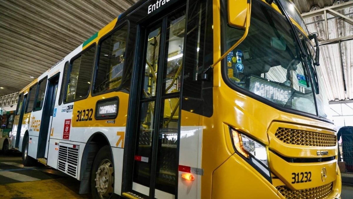 Justiça determina prisão de secretário por redução de ônibus na BA