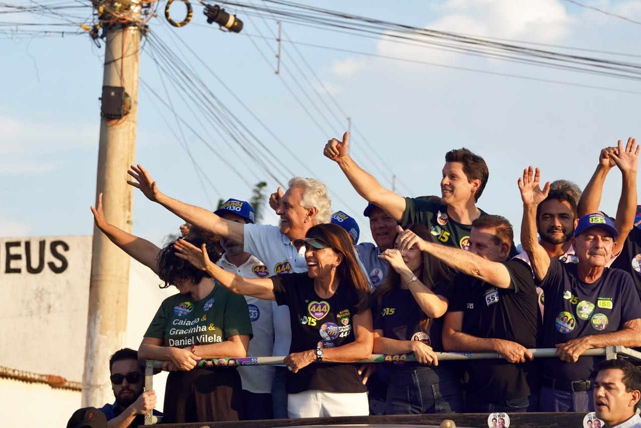 Daniel Vilela e Ronaldo Caiado fazem carreata com cerca de 1.000 veículos em Senador Canedo