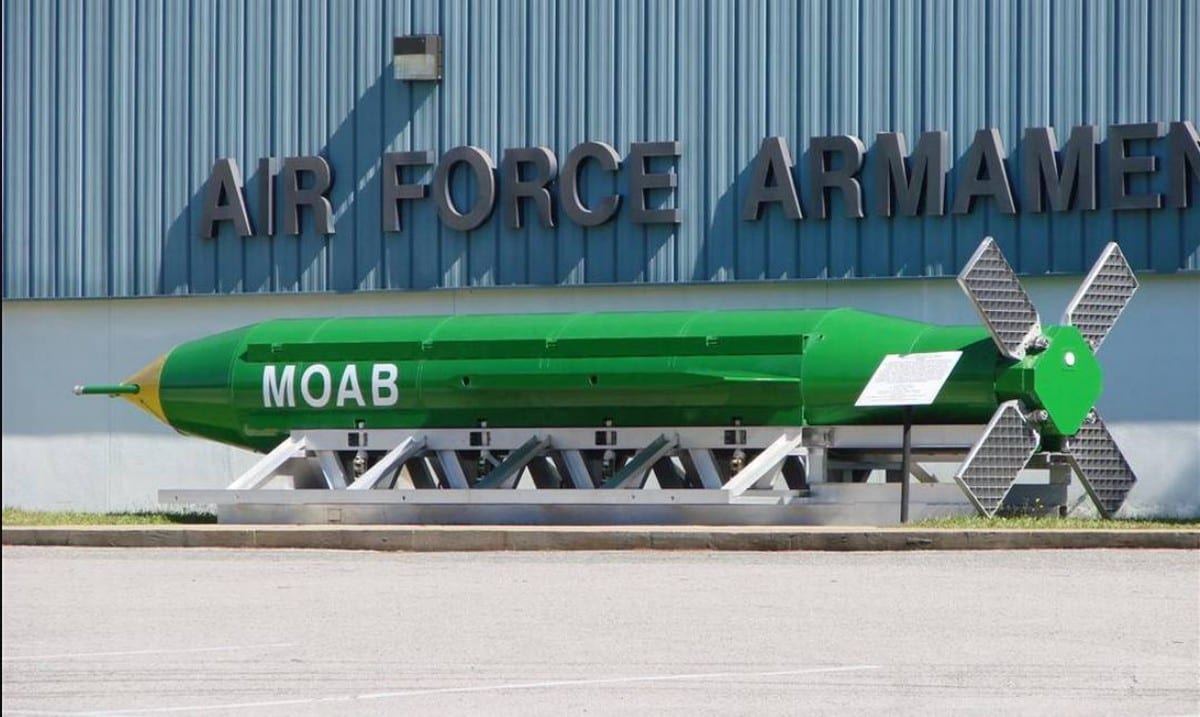 Trump afirma que 'mãe de todas as bombas' seria uma 'pequena bomba nuclear' contra o Irã