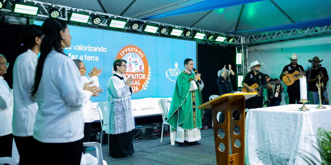 Missa Sertaneja marca abertura da 13ª Festa do Produtor Rural de Paraíso
