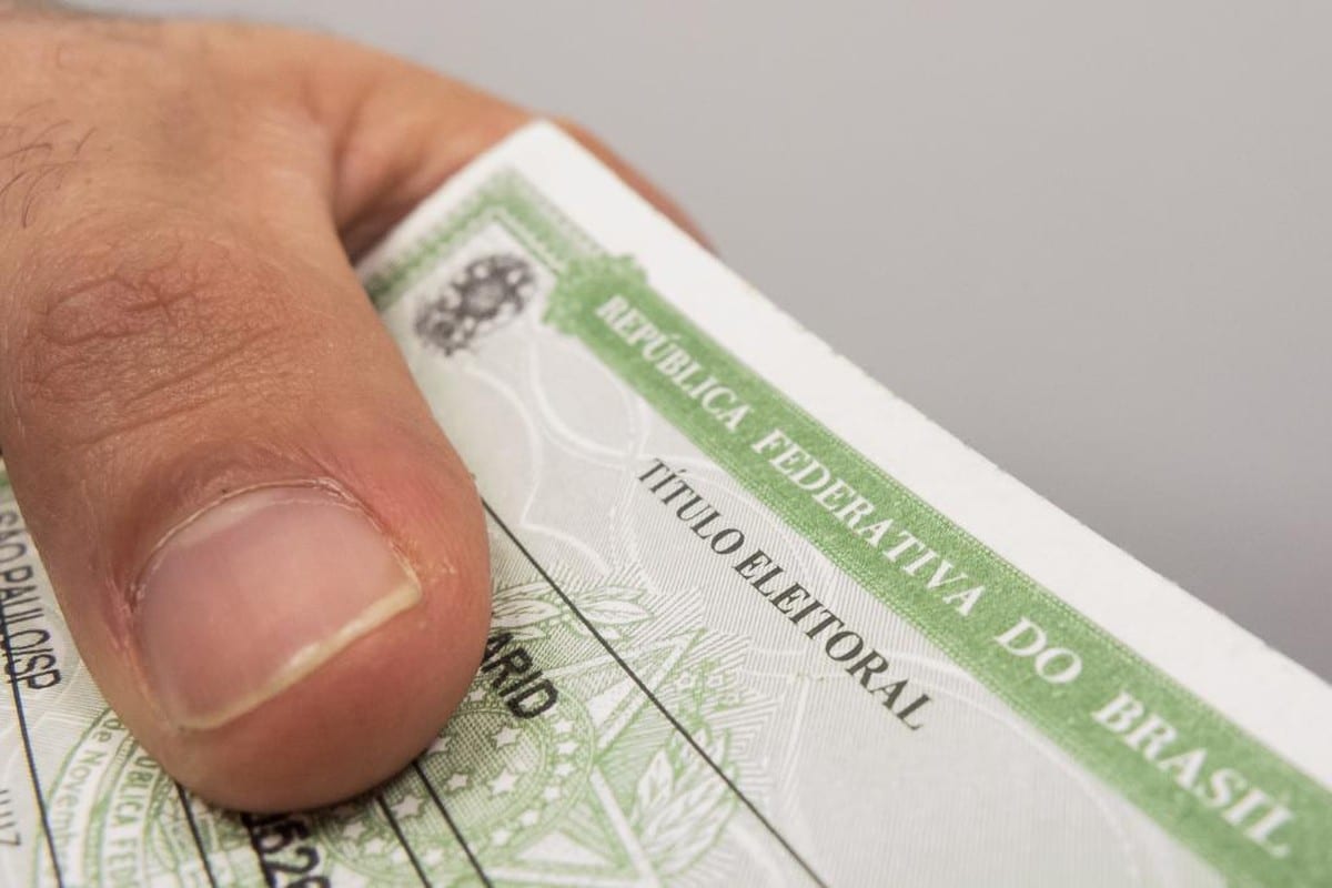 É obrigatório levar o título de eleitor em papel no dia da votação?