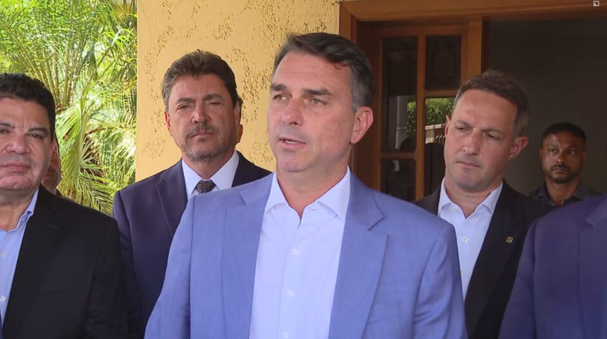 Flávio Bolsonaro lidera pesquisa, mas Lula mantém competitividade, afirma CEO da Nexus