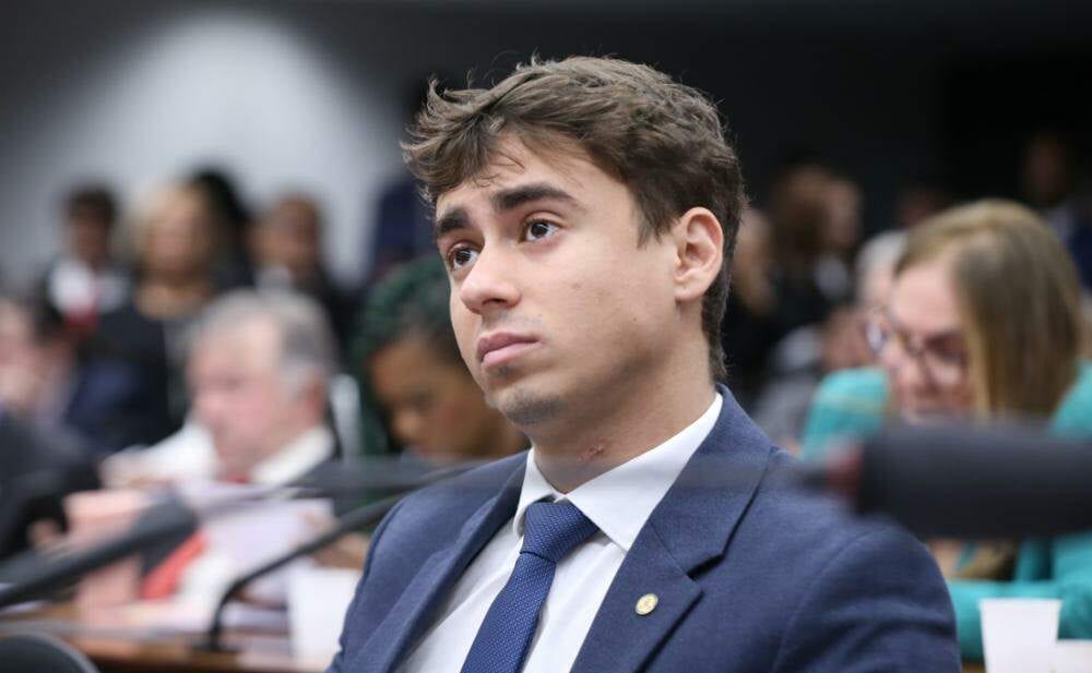 Ala do Partido Liberal responsabiliza Nikolas Ferreira por derrota de Flávio Bolsonaro em Minas Gerais