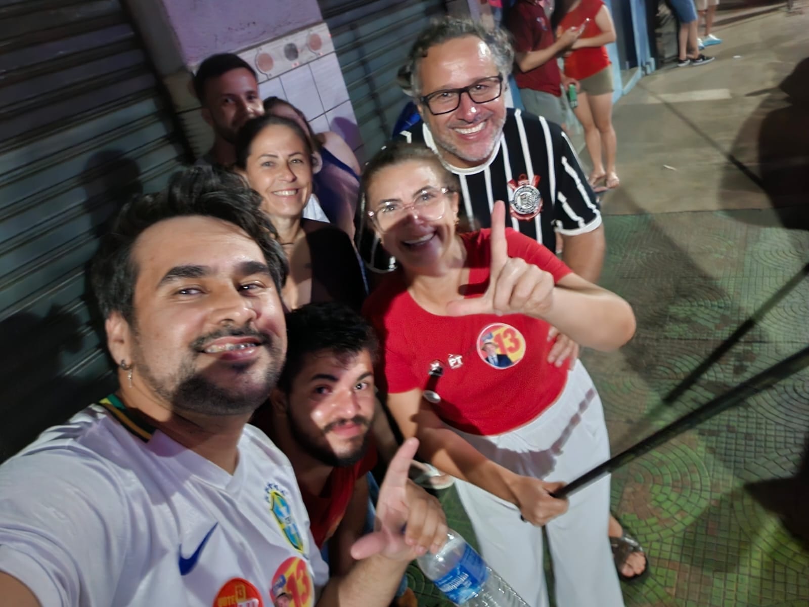 Vitória de Lula festejada pelos APOIADORES