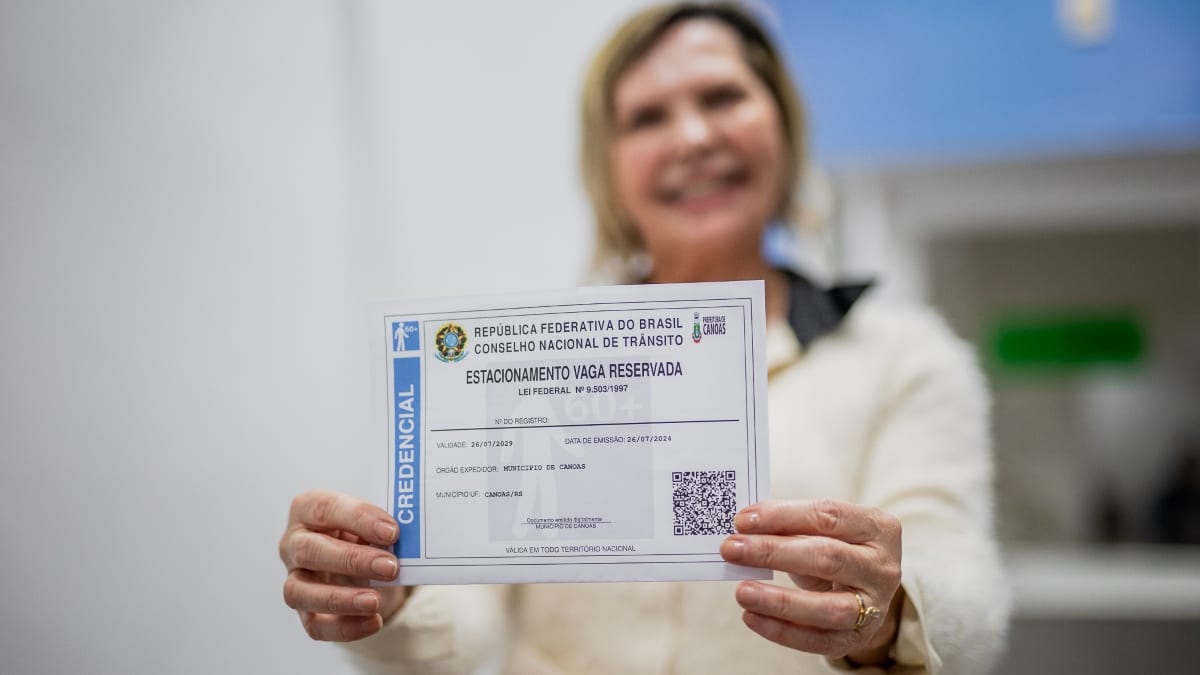 Canoas moderniza credenciais de estacionamento para idosos e PCD