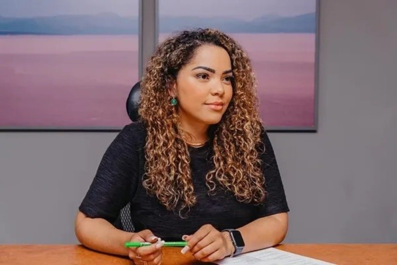 Prefeita de Bauru processa Facebook e quatro usuários por ataques online