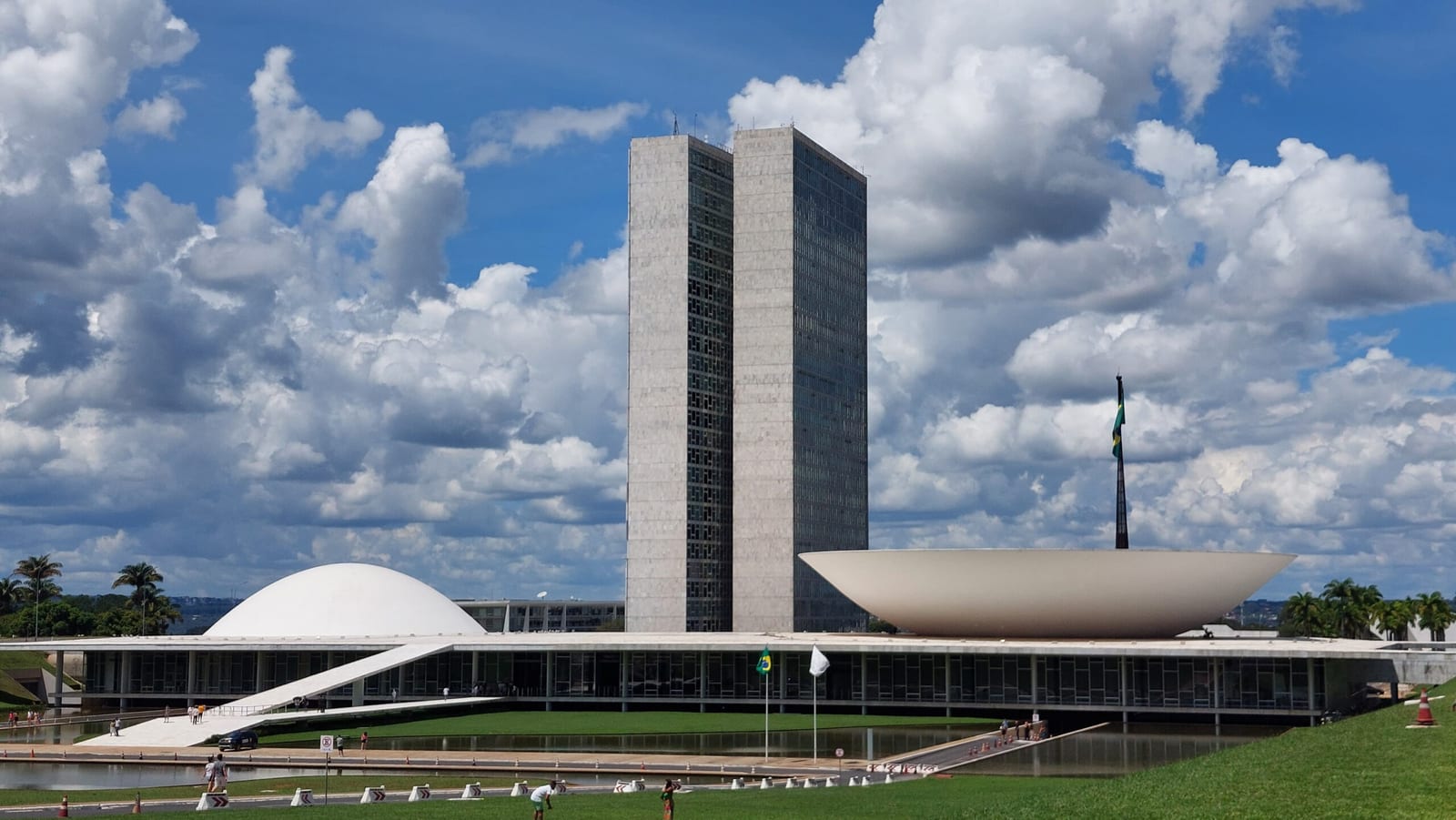 Congresso retoma votações com fim da escala 6×1, ‘taxa das blusinhas’ e PEC da Segurança