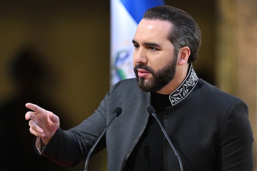 Bukele reconhece vitória de Lula após servir de inspiração para Flávio Bolsonaro