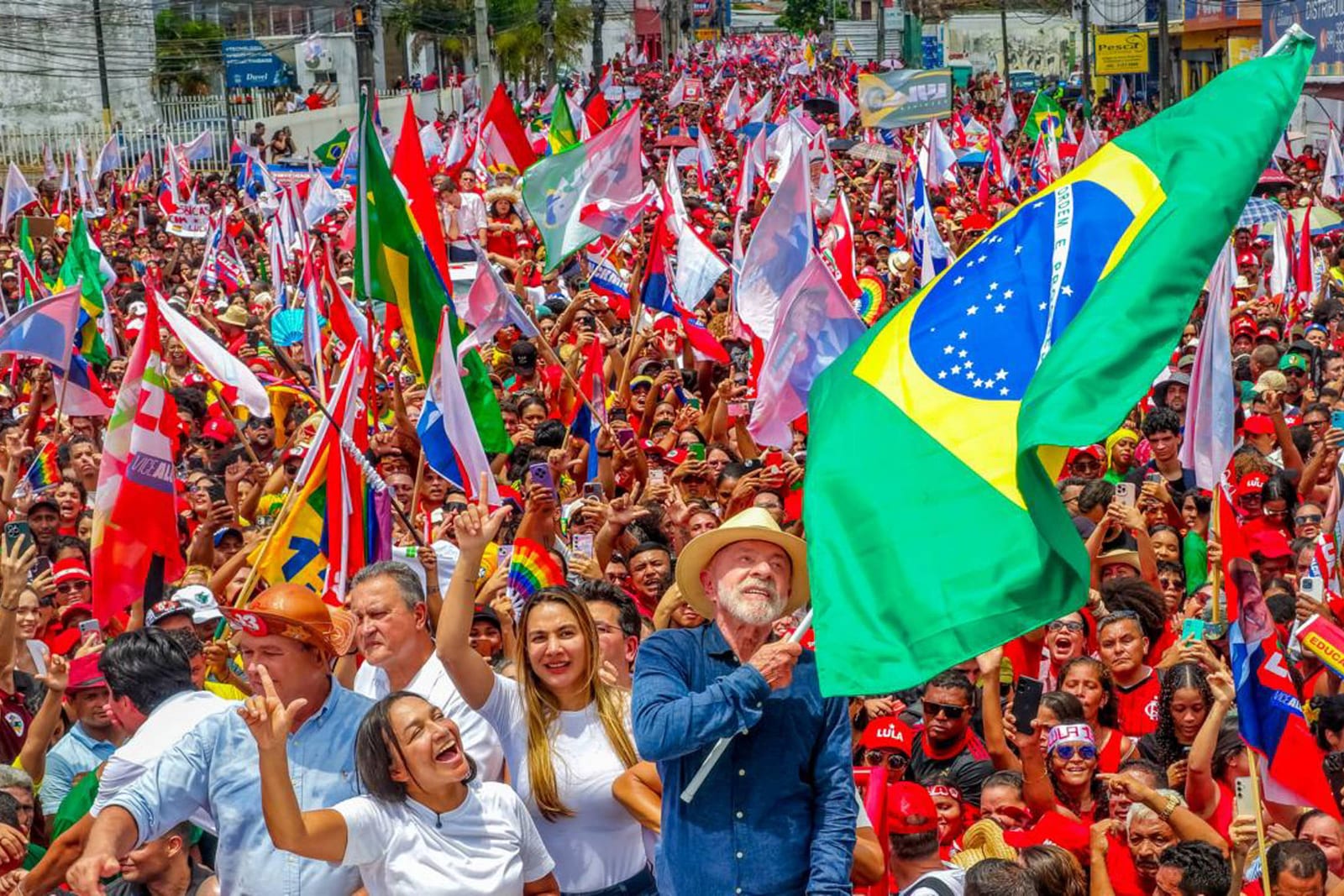 Lula diz que esta é sua última eleição e promete 'mandato histórico'