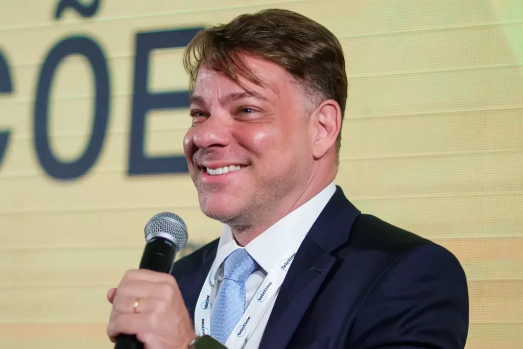 Marcelo Bechara: regulação de IA deve priorizar soberania digital e arquitetura algorítmica