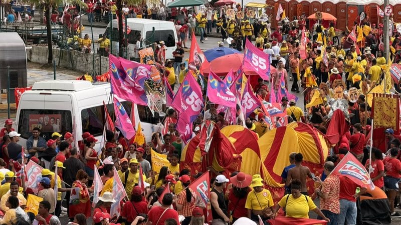 Militância de João Campos vaiou apoiadores de Raquel Lyra em ato com Lula