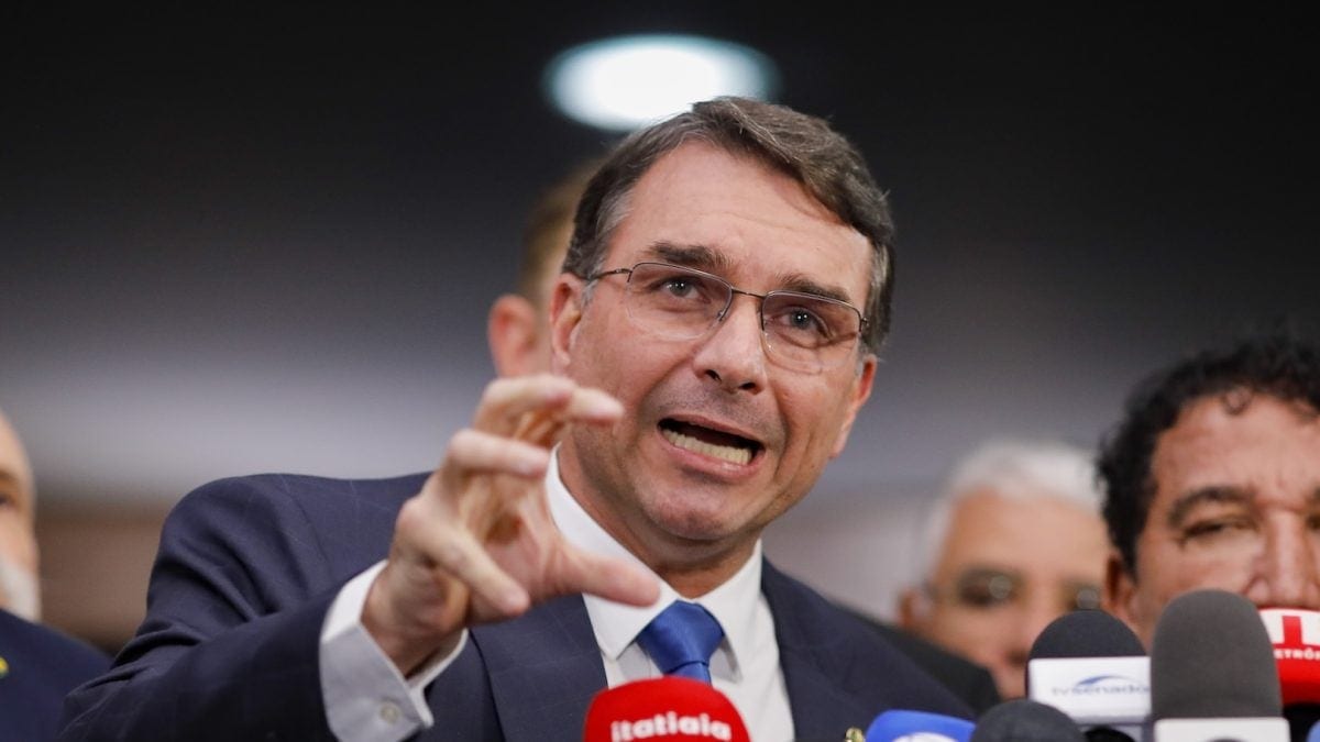 Conjuntura dificulta PEC econômica antes da posse se Flávio vencer