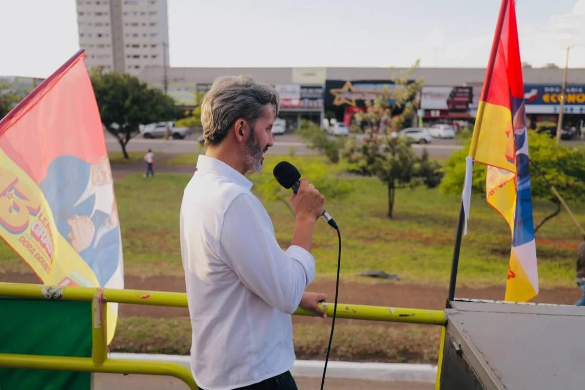 Leandro Grass faz duas caminhadas com trio elétrico nesta terça (20/10)