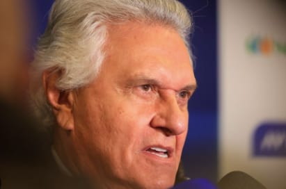 Caiado chama reajuste do Bolsa Família de “uso eleitoreiro” a 17 dias da eleição