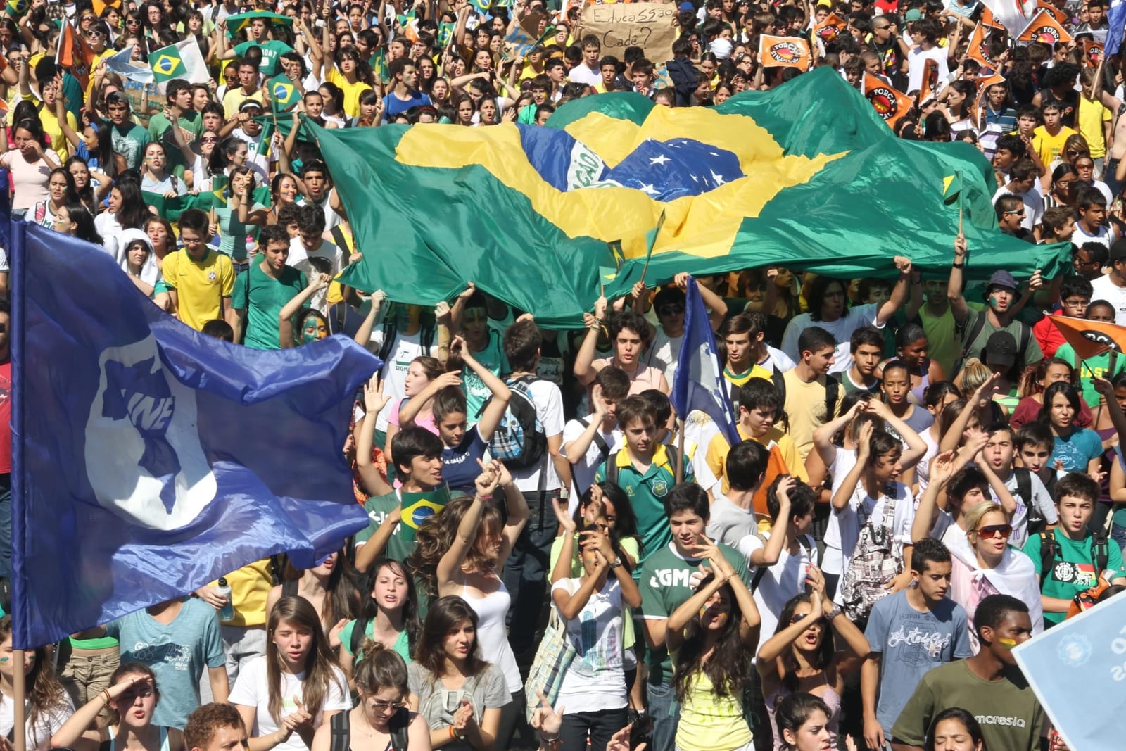 Tribunal Superior Eleitoral rejeita pedido de Flávio Bolsonaro para barrar manifestações políticas da UNE nas eleições