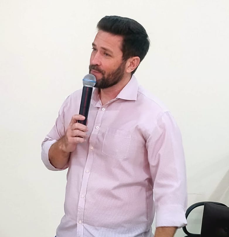 Vereador questiona prefeito sobre não envio de projeto que aplica Lei 15.326/2026