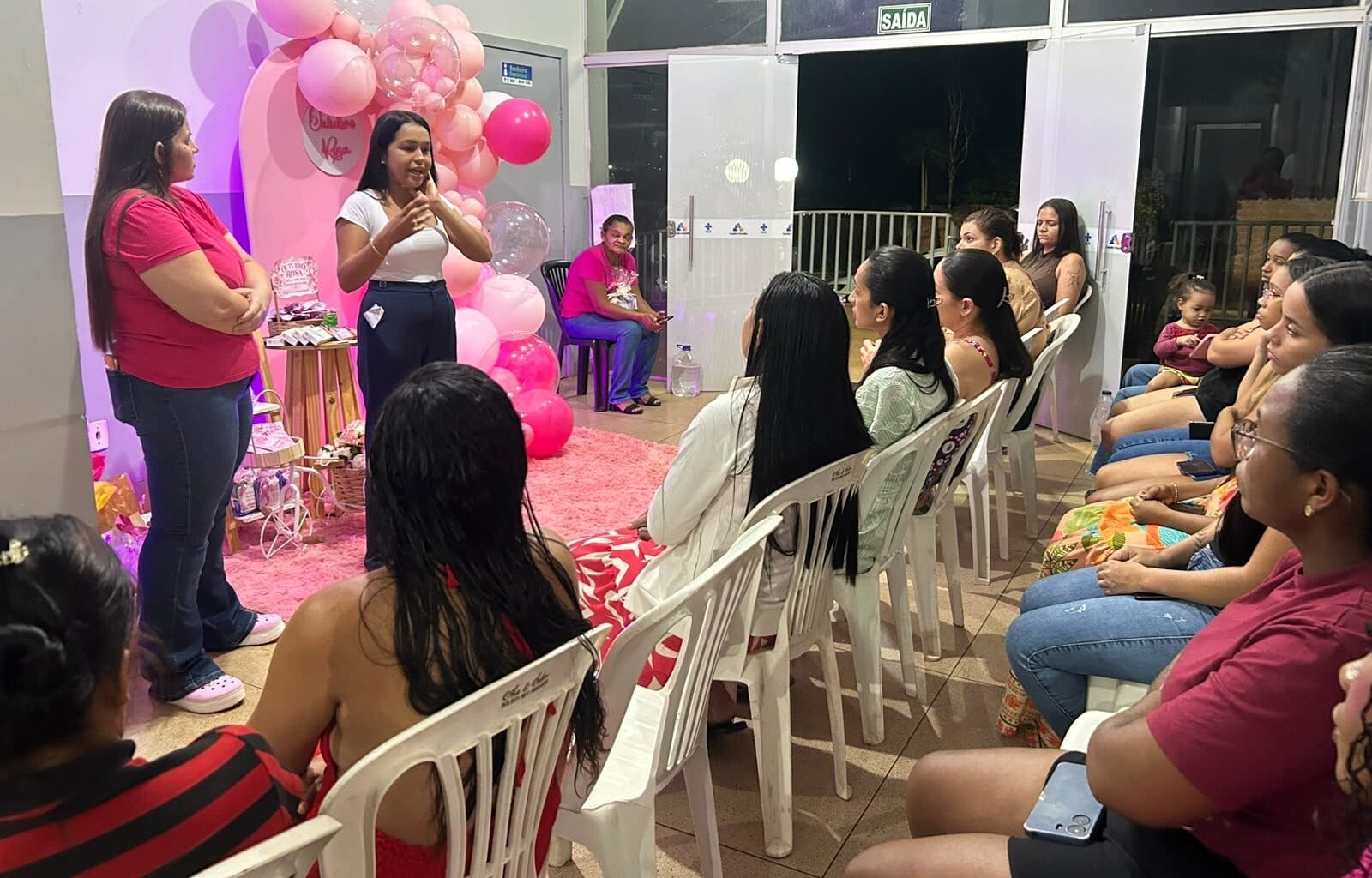 Ação do Outubro Rosa leva prevenção e atendimentos às mulheres de Santa Tereza