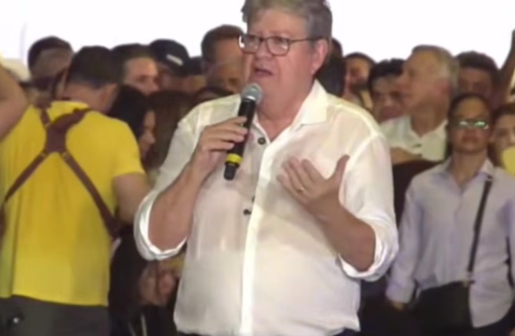João Azevedo ironiza mudança de discurso de Cícero Lucena