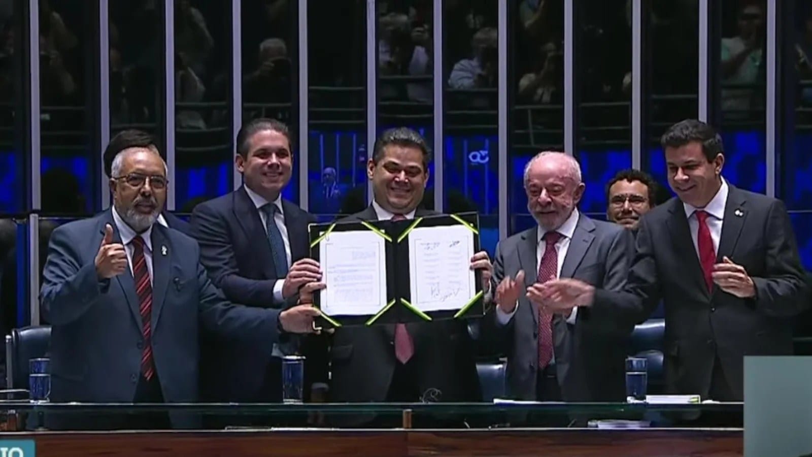 Congresso Nacional promulga fim da escala de trabalho 6×1
