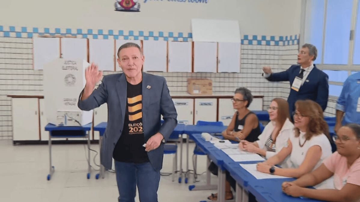 Presidente do TSE, Nunes Marques vota no 2º turno em Brasília