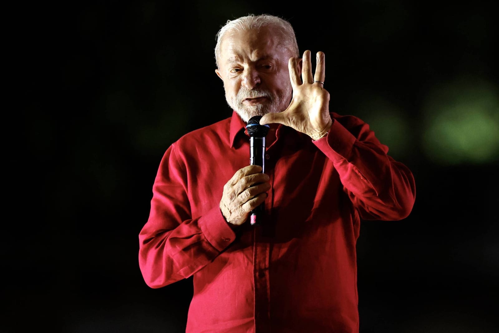 Lula aprofunda campanha do medo contra Flávio Bolsonaro e cita Argentina e áudio de garoto com fome