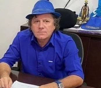 Ksarin comprou terno azul para vestir Vicentinho na posse