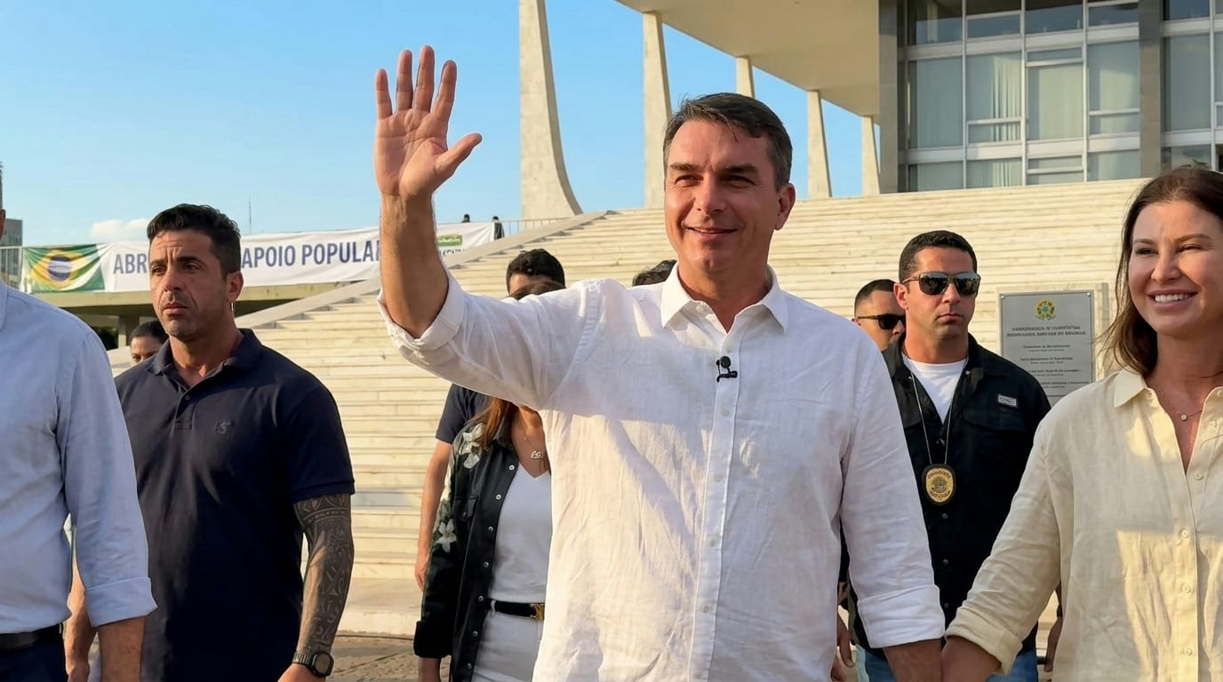 STF autoriza visitas a Jair Bolsonaro; Flávio celebra e confirma reencontro