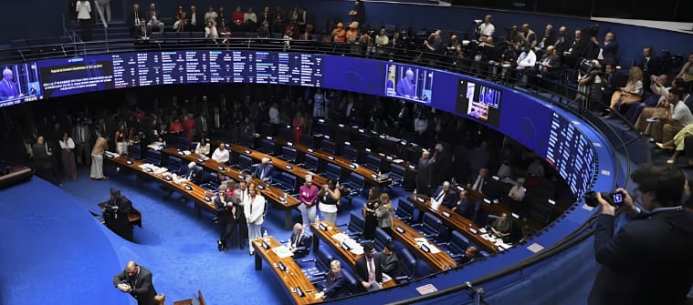 PEC do fim da escala 6×1 é promulgada pelo Congresso