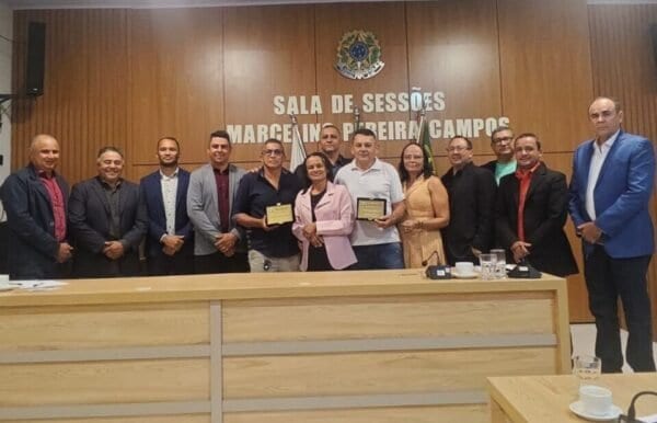 Câmara de Santa Tereza homenageia dois militares que passam para a reserva